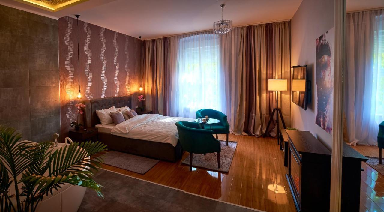 Restoran Orijent 5 Aparthotel Sombor Exterior photo